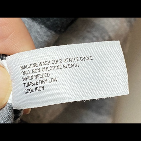 🖤Gap • black & gray top • S • EUC - Picture 4 of 4